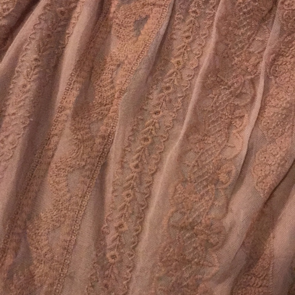 Blush Top - Picture 2 of 2